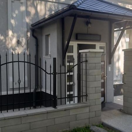 Karpatia Vendeghaz 1201 Budapest Extérieur photo