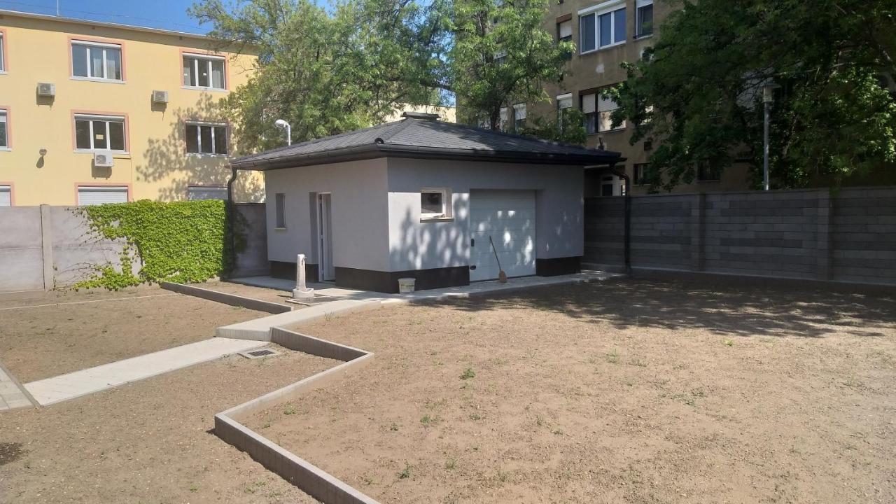 Karpatia Vendeghaz 1201 Budapest Extérieur photo