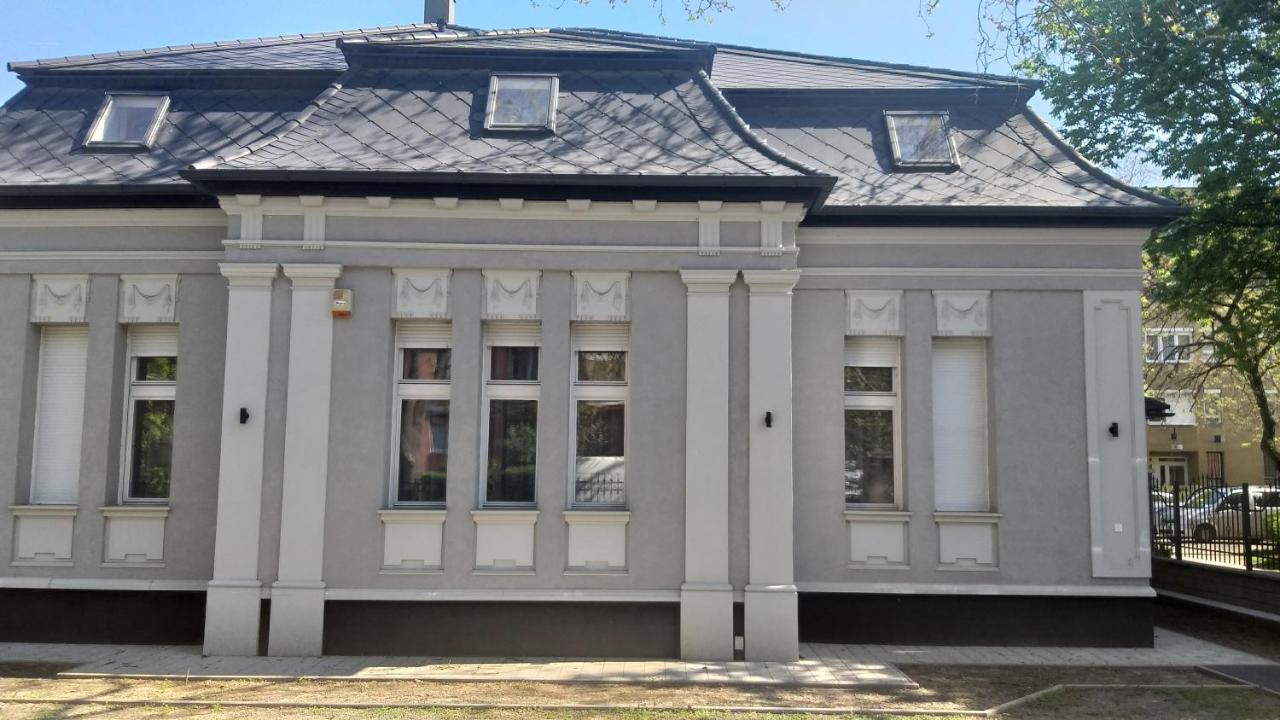 Karpatia Vendeghaz 1201 Budapest Extérieur photo